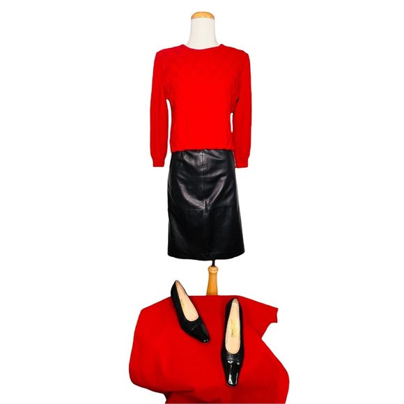 St. John Vintage Crop Waffle Knit Sweater Ribbed Cuffs, St. John Gold Metal Logo - Picture 10 of 10